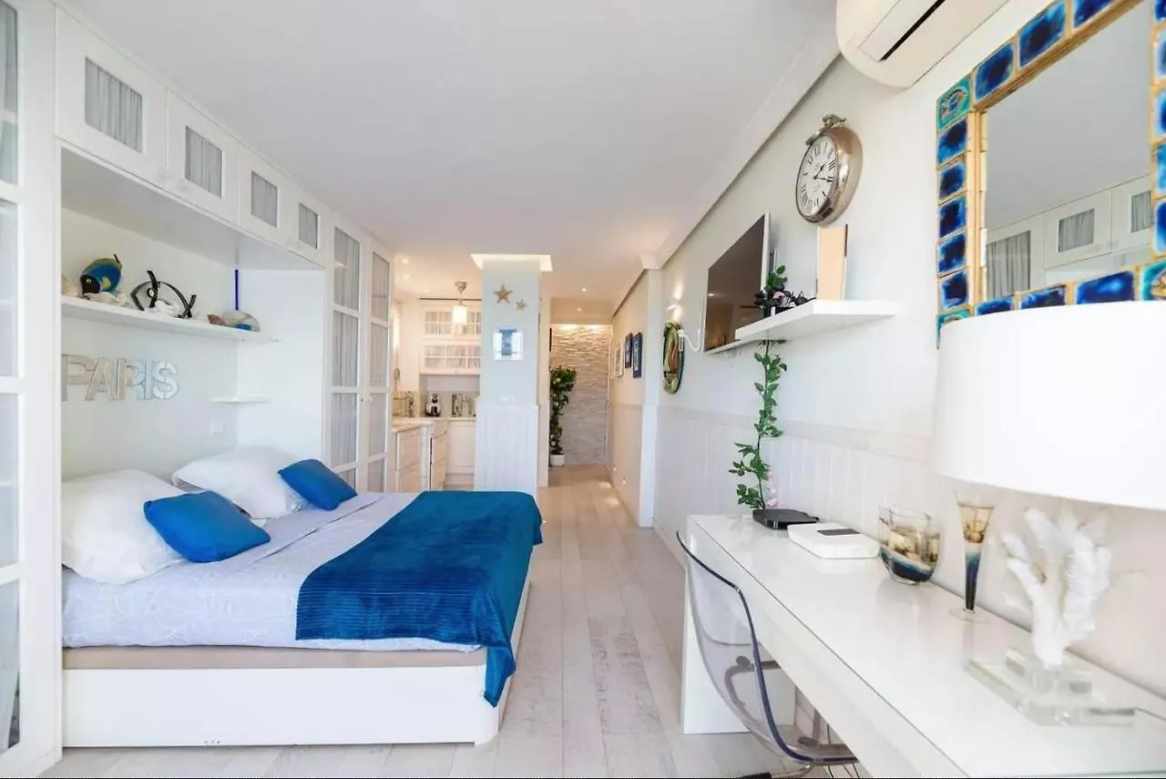 Estudio-Primera Linea De La Playa Marbella 0*,