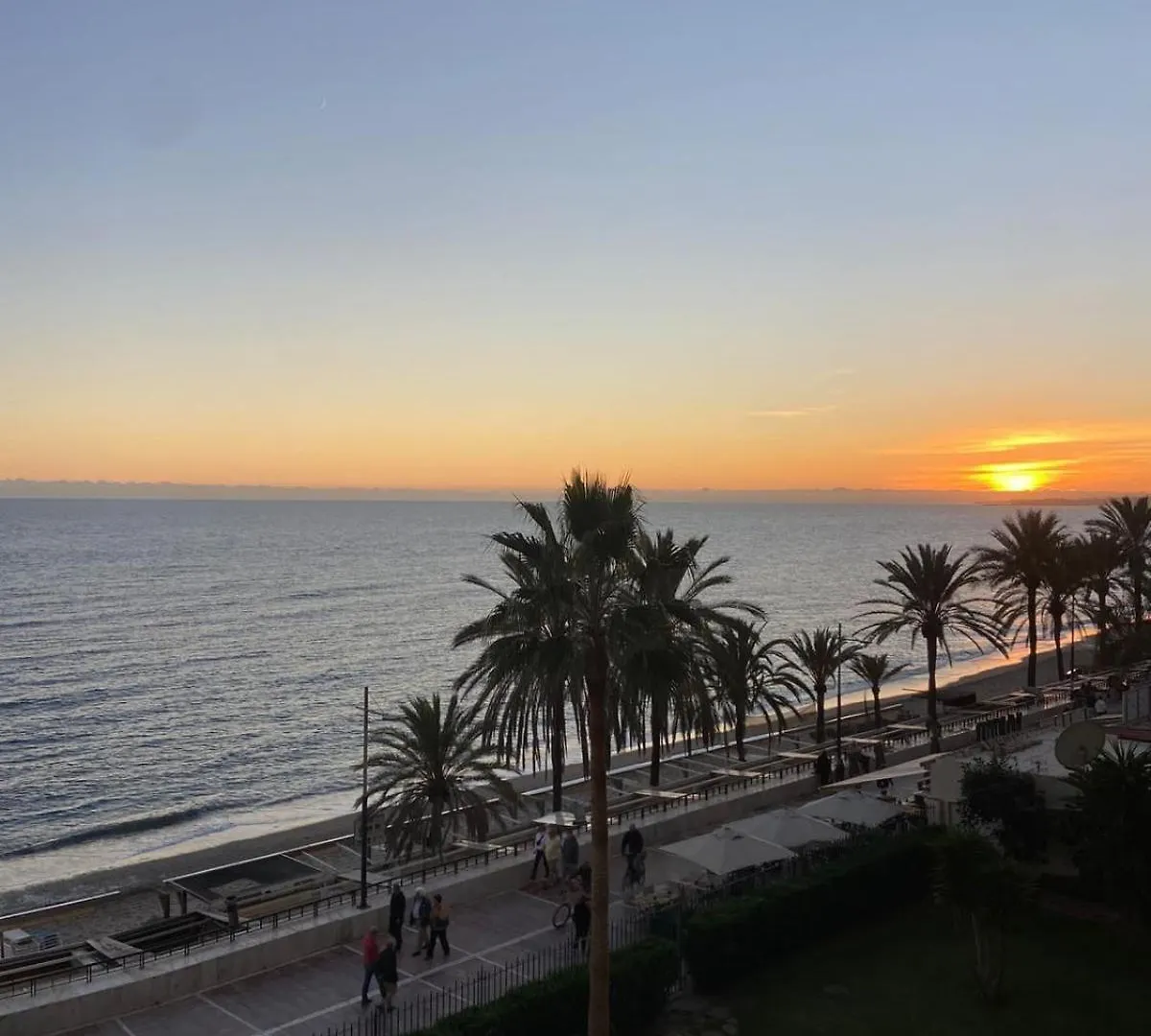 Estudio-Primera Linea De La Playa Marbella 0*,