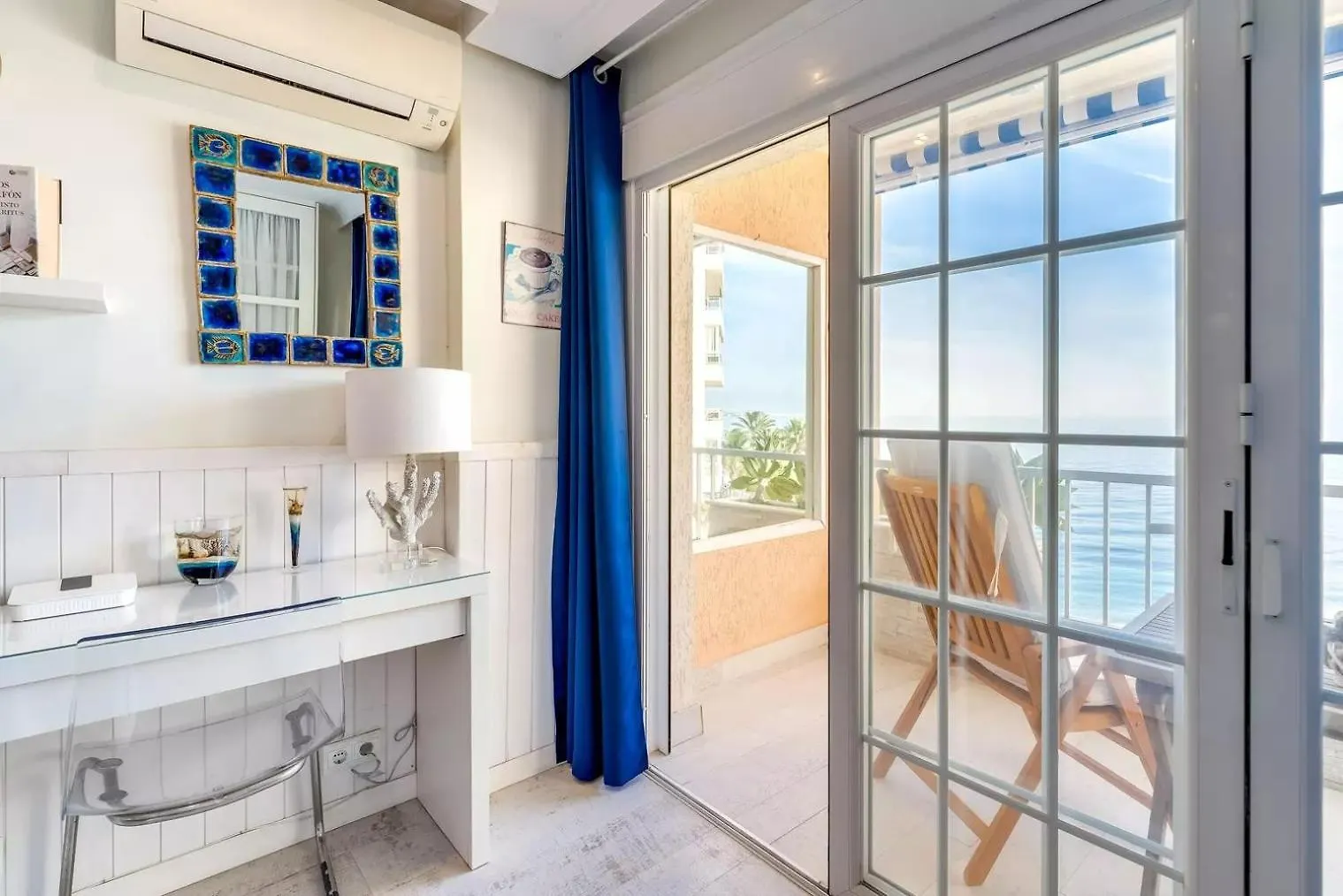 Estudio-Primera Linea De La Playa Marbella Spain